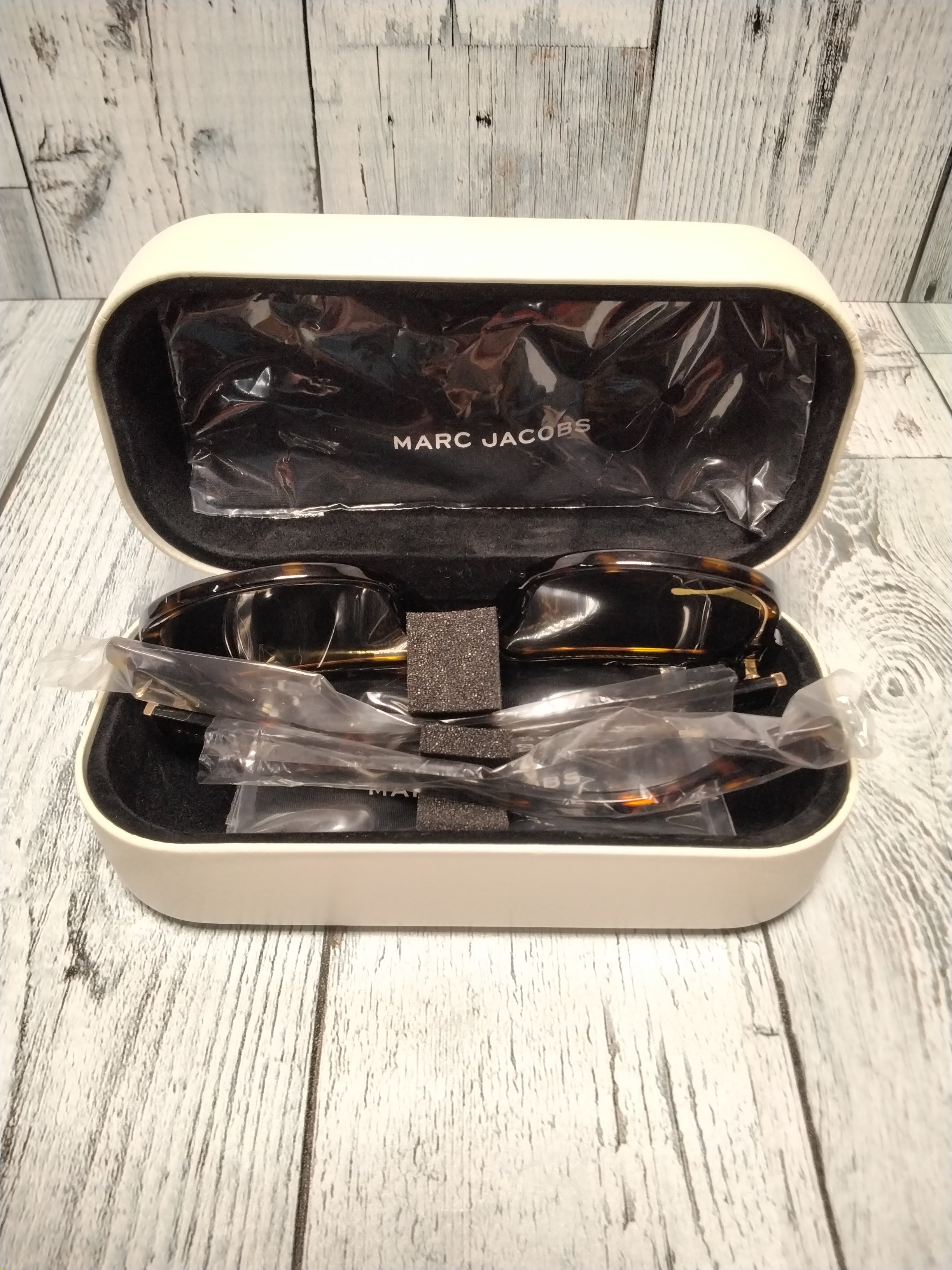 Marc Jacobs Sunglasses 388 /S 0086 *EXCELLENT CONDITION* (7847982629102)